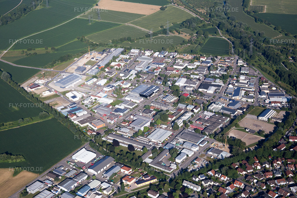 Luftbild: Industriegebiet Industriestr im Ortsteil Eggenstein in Eggenstein-Leopoldshafen im Bundesland Baden-Württemberg in Deutschland. Foto: IMG_091778.jpg vom 10.07.2016 durch Werner Riehm/FLY-FOTO.de