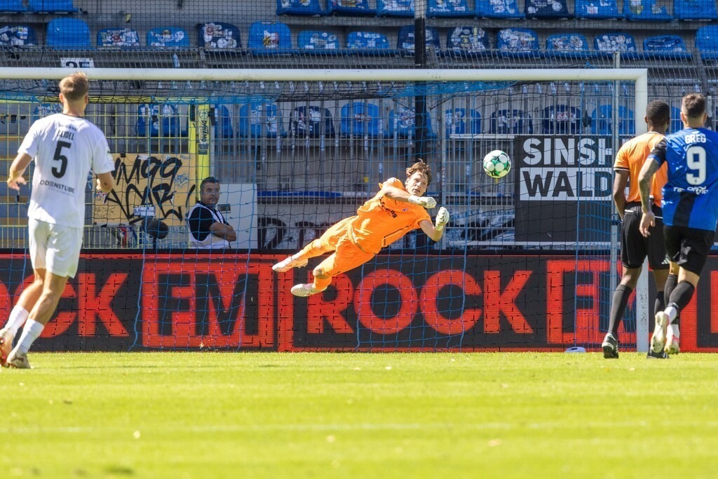 Fußball 3. Liga, Saison 2026/27, 4. Spieltag: Waldhof Mannheim gegen SC Verl | Fußball 3. Liga, Saison 2026/27, 4. Spieltag: Waldhof Mannheim gegen SC Verl***Gute Parade  von Thijmen Nijhuis (1, Mannheim) - Realisiert mit Pictrs.com