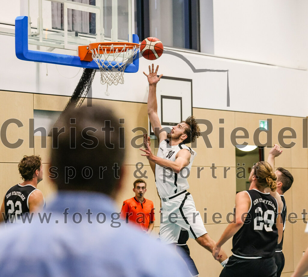 2023-10-08_069_TSV_Vaterstetten_gegen_ESV_Staffelsee | Vaterstetten, Deutschland, 08.10.2023:
Basketball, Bayernliga Herren Süd 2023 / 2024, 3. Spieltag, TSV Vaterstetten gegen ESV Staffelsee, Endergebnis: 62:90

Foto: Christian Riedel / fotografie-riedel.net