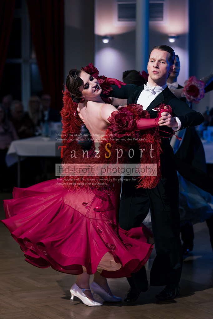 20251129_DM-HGS-S-Std_09892 | Tanzsportbilder, Standardtanz, Lateintanz, WDSF, DTV, LTVB, dancecomp, goc, hessen tanzt, blaues band der spree, walzer, tango, wiener walzer, slowfox, quickstepp, samba, rumba, cha-cha-cha, paso doble. jive, hd-kroft photography, turniertanzsport