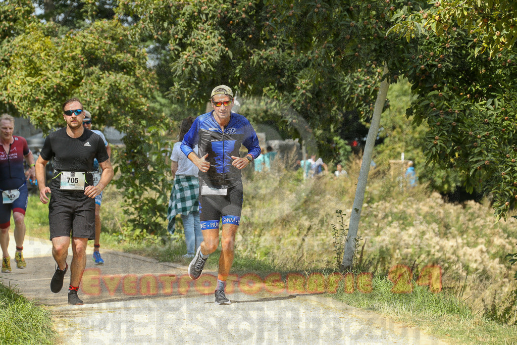 250824_1335_EX1_2888 | Sportfotografie im Rhein-Sieg Kreis, Köln, Bonn, NRW, Rheinland Pfalz, Hessen, etc. Unser Tätigkeitsfeld umfasst den Laufsport vom Volkslauf über den Marathon, Duathlon, Triathon bis zum Ultralauf wie Kölnpfad Ultra oder Schindertrail.