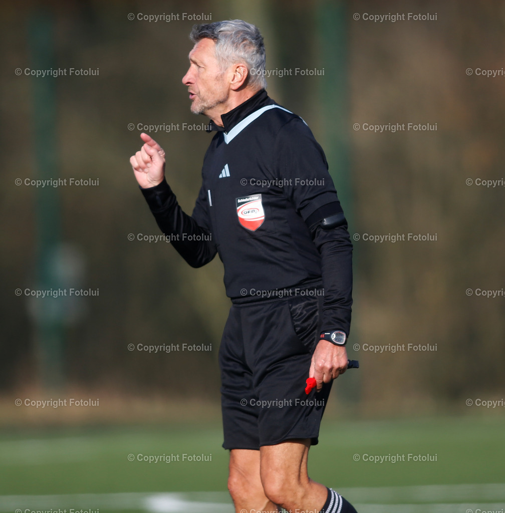 A_LUI_02032024_19 | SPORT,FUSSBALL LT1 OOE LIGA ASKOE OEDT-SV HAIDLMAIR GRUEN WEISS MICHELDORF 02.03.2024 IM BILD: SCHIEDSRICHTER ERHARD FUCHS EISNER FOTO:FOTOLUI