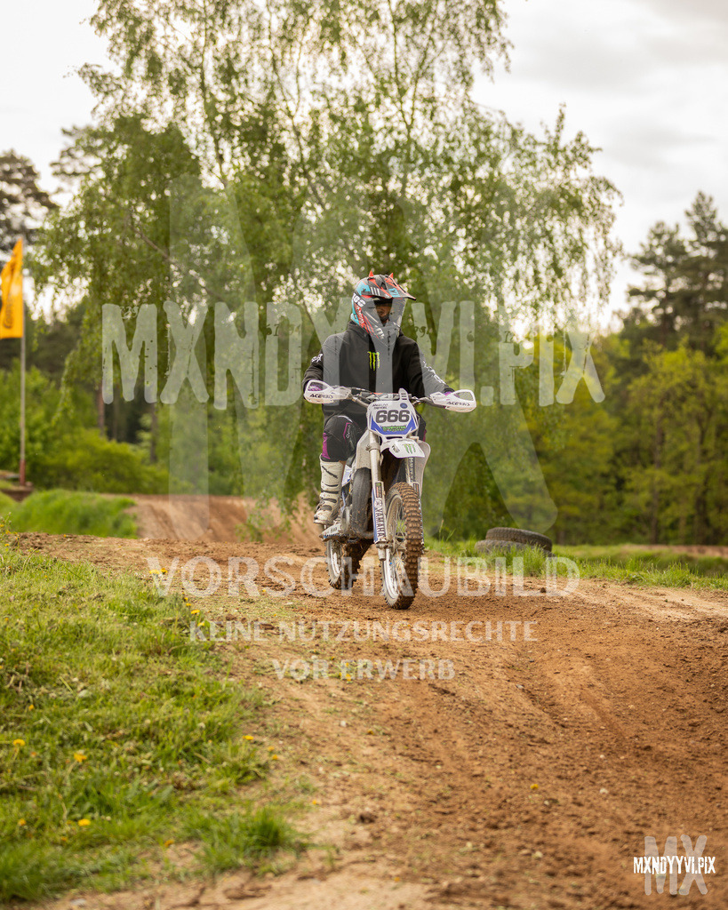 866A5372 | mxndyyvipix