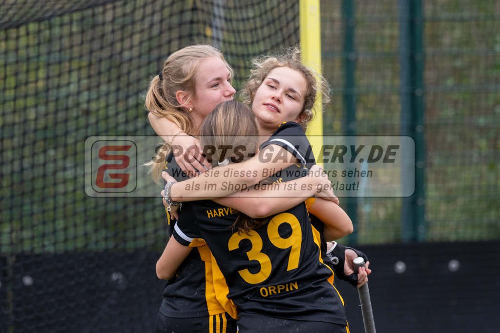 SFE_20231022_0225 | Deutsche Meisterschaft Weibliche U16 Finale Berliner HC - Harvestehuder THC am 22.10.2023 in Köln (Düsseldorfer Hockeyclub 1905 e.V.), Photo: Stephan Fehrmann 2023 (Sports-Gallery)