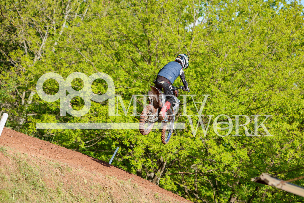 5E6A1209 | 989 MEDIAWORK