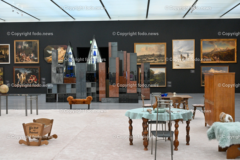 Lentos Kunstmuseum_ Die Reise der Bilder_ Hitlers Kulturpolitik_ 19.03.2024-12 | 19.03.2024, Linz, AUT, Lentos Kunstmuseum, Die Reise der Bilder, Hitlers Kulturpolitik, Kunsthandel und Einlagerungen in der NS-Zeit im Salzkammergut, im Bild Ausstellung, Sammlung, Leihgaben, Bilder, Kunstwerke