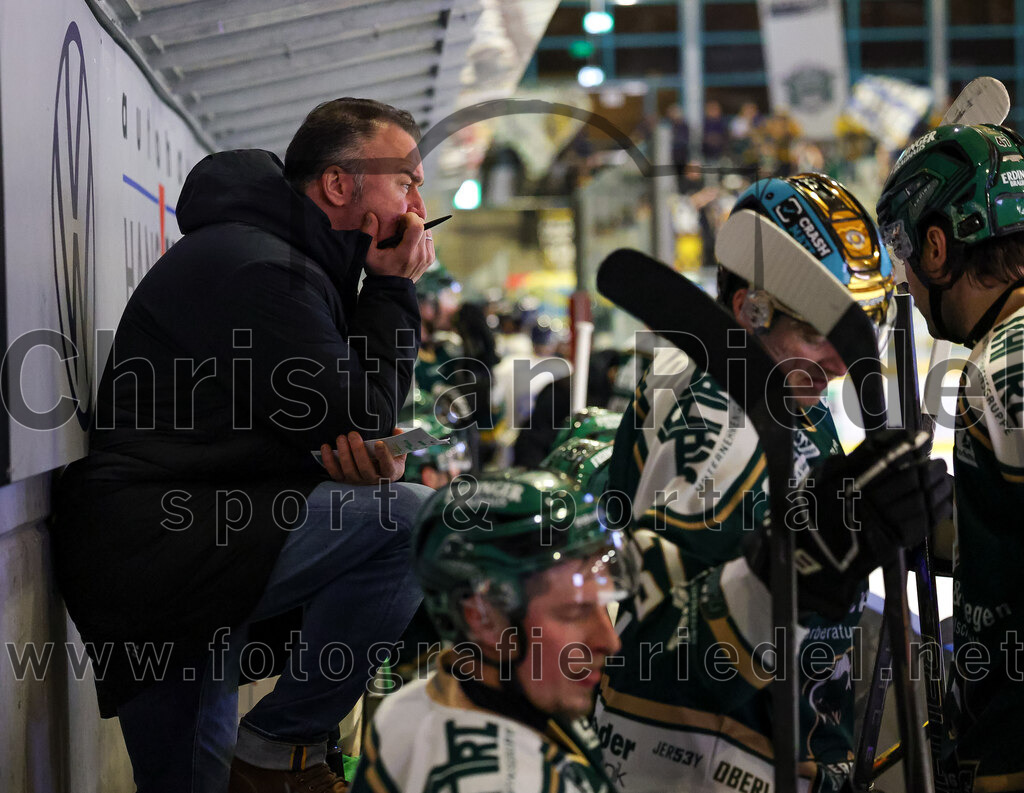2026-01-09_126_TSV_Erding_gegen_Stuttgart_Rebels | Erding, Deutschland, 09.01.2026:Eishockey, Oberliga Süd 2025 / 2026, 35. Spieltag, TSV Erding gegen Stuttgart Rebels, Endergebnis: Teamchef Thomas Daffner (Erding Gladiators)Foto: Christian Riedel / fotografie-riedel.net