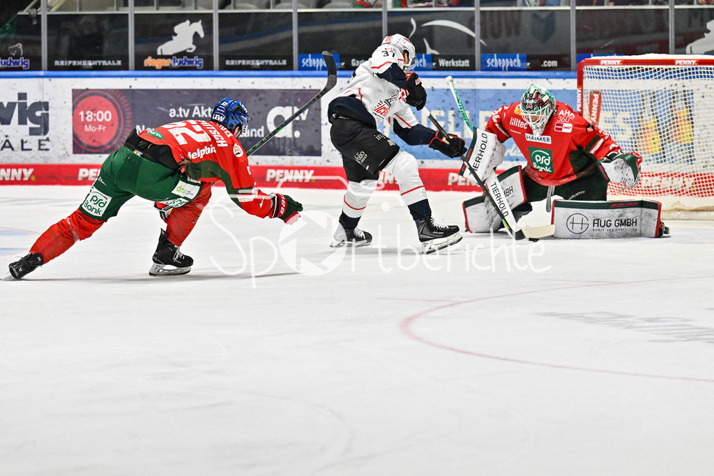 Augsburger Panther - Nürnberg Ice Tigers | AUGSBURG, GERMANY - 28. NOVEMBER: in dieser Szene trifft Tyler SPEZIA (Nürnberg Ice Tigers 37) gegen Leon VAN DER LINDE (Augsbuerger Panther 43) zum 0-5 - Thomas SCHEMITSCH (Augsburger Panther 62) kommt zu spät beim Ligaspiel zwischen den Augsburger Panthern und den Nürnberg Ice Tigers am 23. Spieltag der Penny DEL im Curt Frenzel Stadion
