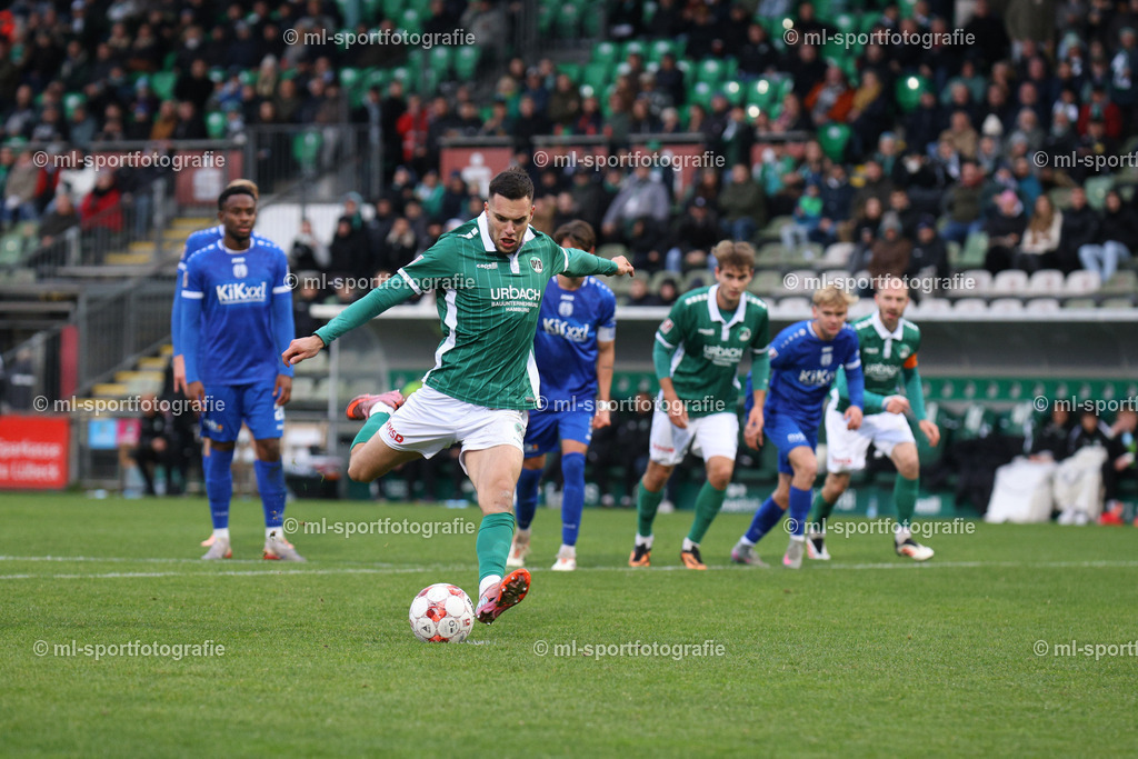 Fußball I Herren I Saison 2025/2026 I Regionalliga Nord I 19. Spieltag I VfB Lübeck - SV Meppen | Antonio Verinac (9, VfB Lübeck) verschießt seinen zweiten Elfmeter  - Realisiert mit Pictrs.com