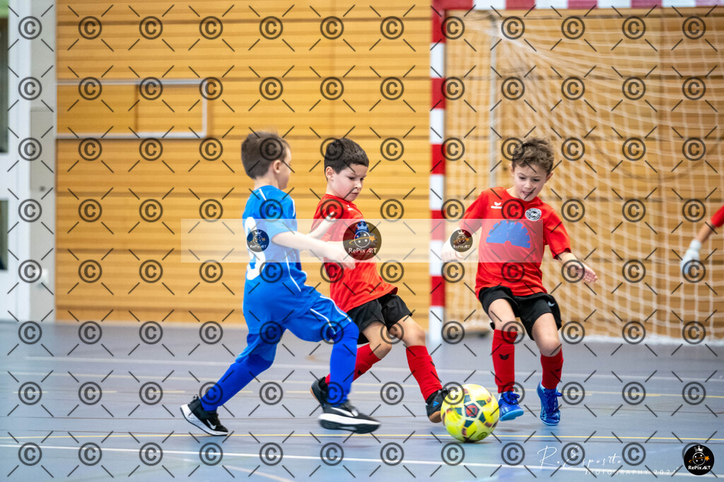 20241124_FCR-Hallenturnier-G_1_104 | Sport und Naturfotografie von Roberto Esposito zeigt echte Momente Bewegung und die Schönheit der Natur. Ausdrucksstarke Bilder schaffen Emotionen.