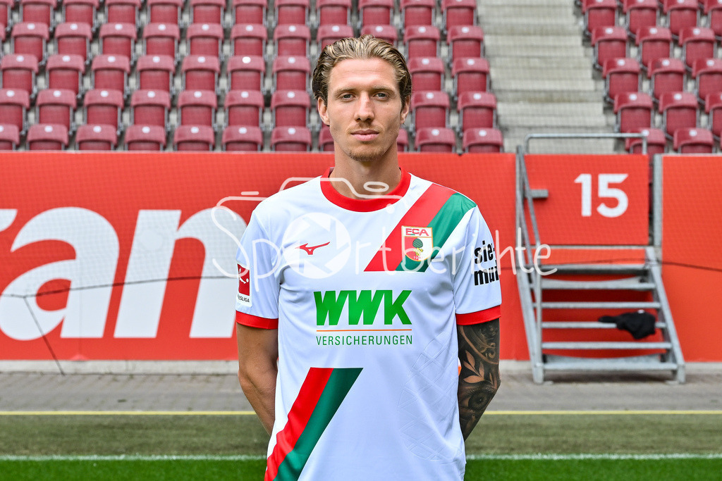 FC Augsburg 2025/26 | Kristijan JAKIC / Einzelfoto / Freisteller / Media Day FC Augsburg: WWK-Arena am 06.08.2025