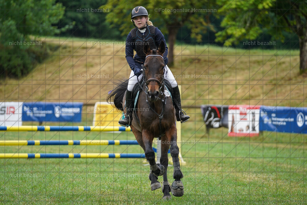 20230701-FAH00395 | Reitturnier Grafing, 2023, Grafing-Aiterndorf, Spribgturnier, Dressurturnier, Bilder, Qualifikation Nürnberger Burgpokal, Fotoagentur Herrmann, Turnierfotografen Bayern, Turnierbilder Bayern, Reitrsportfoto