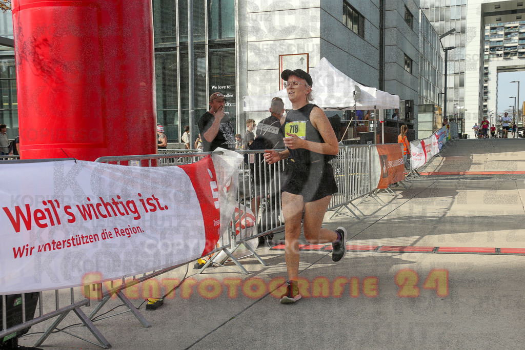 250920_1546_EX1_0637 | Sportfotografie im Rhein-Sieg Kreis, Köln, Bonn, NRW, Rheinland Pfalz, Hessen, etc. Unser Tätigkeitsfeld umfasst den Laufsport vom Volkslauf über den Marathon, Duathlon, Triathon bis zum Ultralauf wie Kölnpfad Ultra oder Schindertrail.