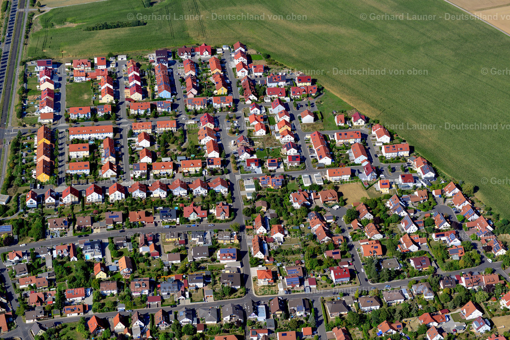 3650398 | ROTTENBAUER 31.08.2016 Wohngebiet - Mischbebauung der Mehr- und Einfamilienhaussiedlung  in Rottenbauer im Bundesland Bayern, Deutschland // Residential area - mixed development of a multi-family housing estate and single-family housing estate  in Rottenbauer in the state Bavaria, Germany Foto: Gerhard Launer