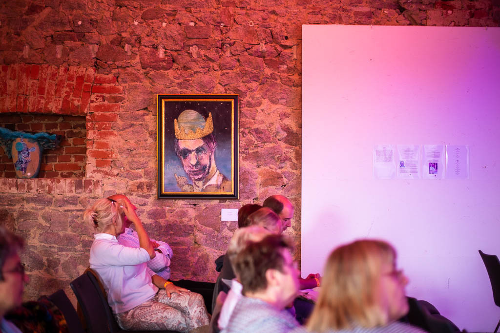 Uschi Brüning | Uschi Brüning im Forte Belvedere Leisnig zum Festival Hallo Leisnig 2022. - Realisiert mit Pictrs.com