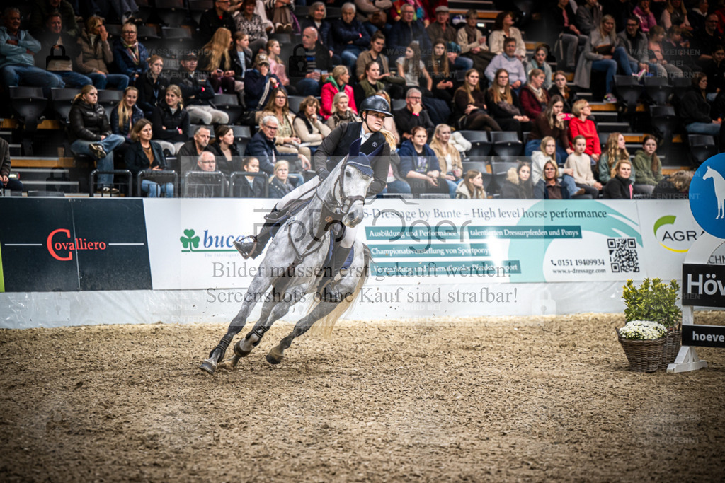 DOS_2151 | Entdecke hochwertige Reitturnierfotos von Foto Oger. Professionell, emotional und authentisch – jetzt Lieblingsmomente im Shop bestellen. - Realisiert mit Pictrs.com