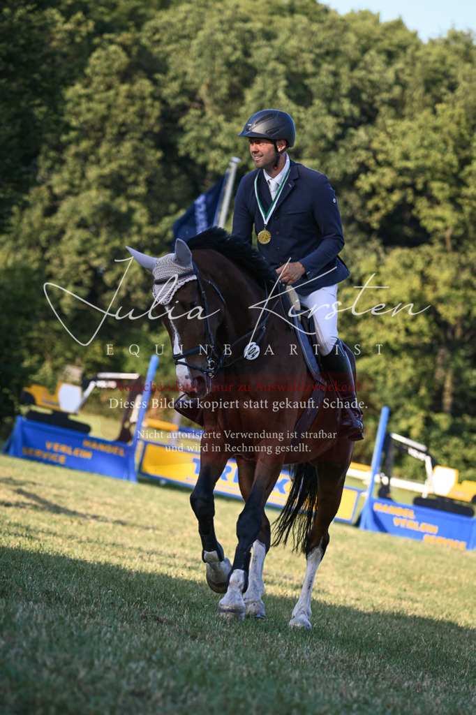 DSC_2041 | Pferde- und Turnierfotografie in Westsachsen. Pferdeportraits, Auftragszeichnungen und intuitive Kunst.