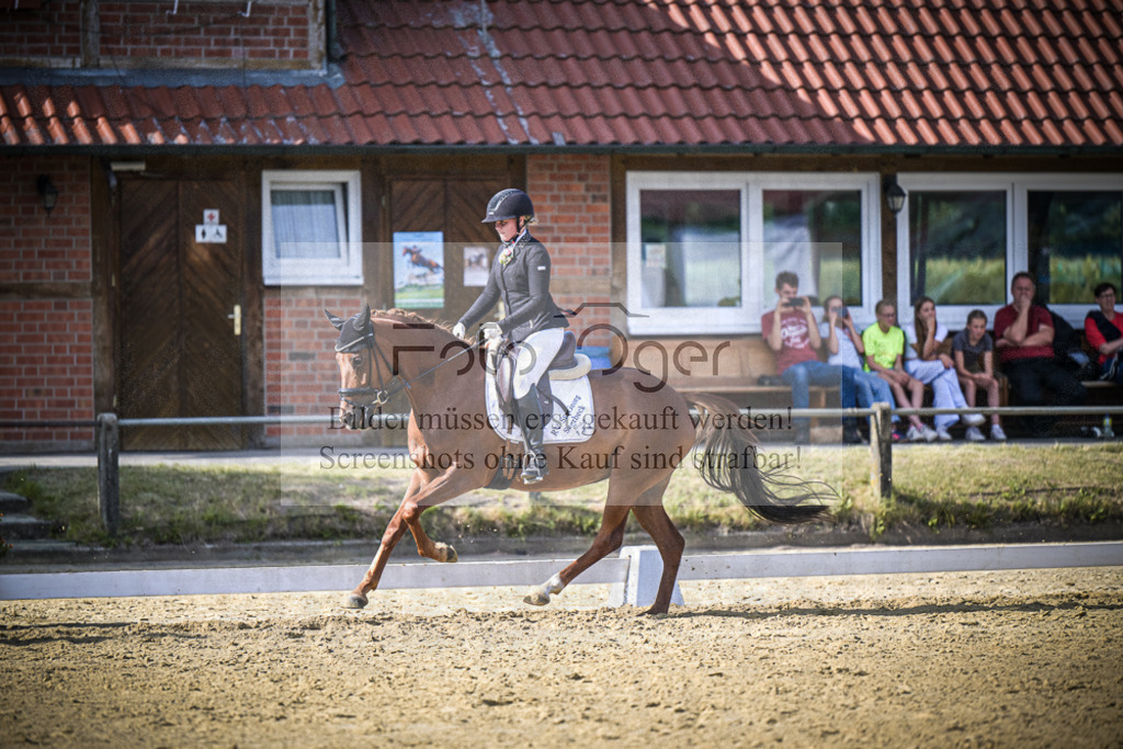 DOS_0432 | Entdecke hochwertige Reitturnierfotos von Foto Oger. Professionell, emotional und authentisch – jetzt Lieblingsmomente im Shop bestellen.Deutschlandweite Turnierfotografie. - Realisiert mit Pictrs.com