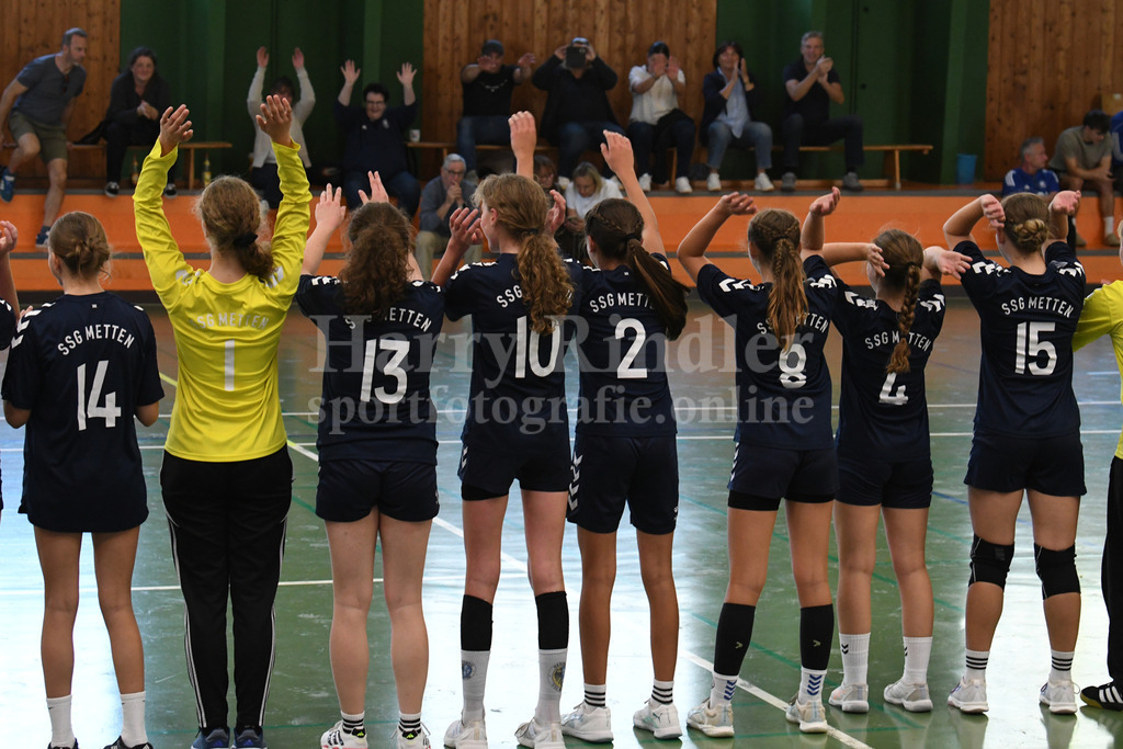 SSG Metten Handball Nachwuchs | SSG Metten weibliche C-Jugend im Spiel gegen den   TSV Roßtal - Realisiert mit Pictrs.com