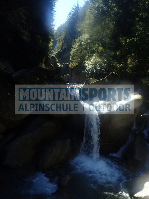 P1010075 | Bestelle die Bilder deines Berg- oder Wasser-Abenteuers mit Mountain Sports bequem von zu Hause aus direkt über unseren Online Fotoshop von pictrs.com. - Realisiert mit Pictrs.com