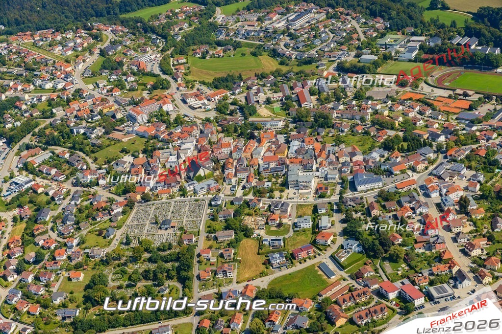 Luftaufnahme von  Hauzenberg - Die Luftaufnahme wurde 2025 vom UL-Flugzeug heraus erstellt ( keine Drohne ) - Hochauflösende Luftaufnahme - für professionelle Ausdrucke geeignet. Die Geschenkidee !Mit Lizenz und Bildrechte bestellbar