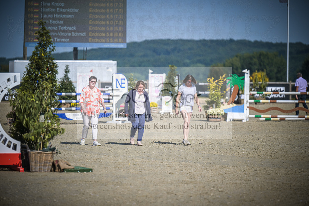 DOS_0007 | Entdecke hochwertige Reitturnierfotos von Foto Oger. Professionell, emotional und authentisch – jetzt Lieblingsmomente im Shop bestellen.Deutschlandweite Turnierfotografie. - Realisiert mit Pictrs.com