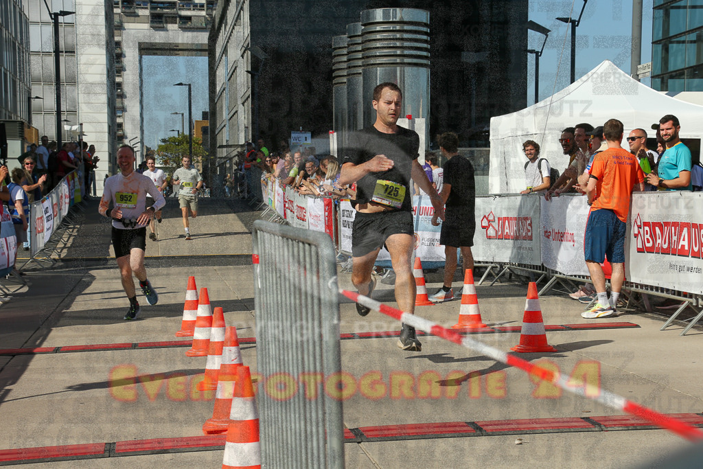 240921_1512_EX1_4608 | Sportfotografie im Rhein-Sieg Kreis, Köln, Bonn, NRW, Rheinland Pfalz, Hessen, etc. Unser Tätigkeitsfeld umfasst den Laufsport vom Volkslauf über den Marathon, Duathlon, Triathon bis zum Ultralauf wie Kölnpfad Ultra oder Schindertrail.