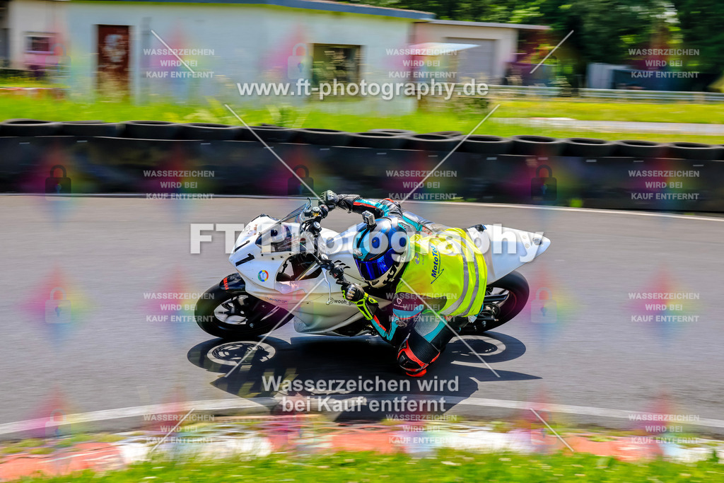 VBK-7980 | Hier findet Ihr Bilder von Touristenfahrten auf der Nürburgring Nordschleife oder von anderen Veranstaltungen die ich besucht habe. Viel Spass beim Durch Schauen 