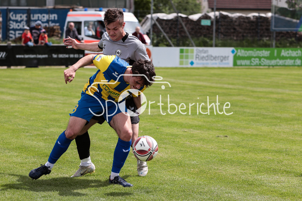FC Pipinsried - SV Wacker Burghausen | Kenneth SIGL (SVW #10) im Duell mit Sebastian KESSLER (FCP #3) / Zweikampf