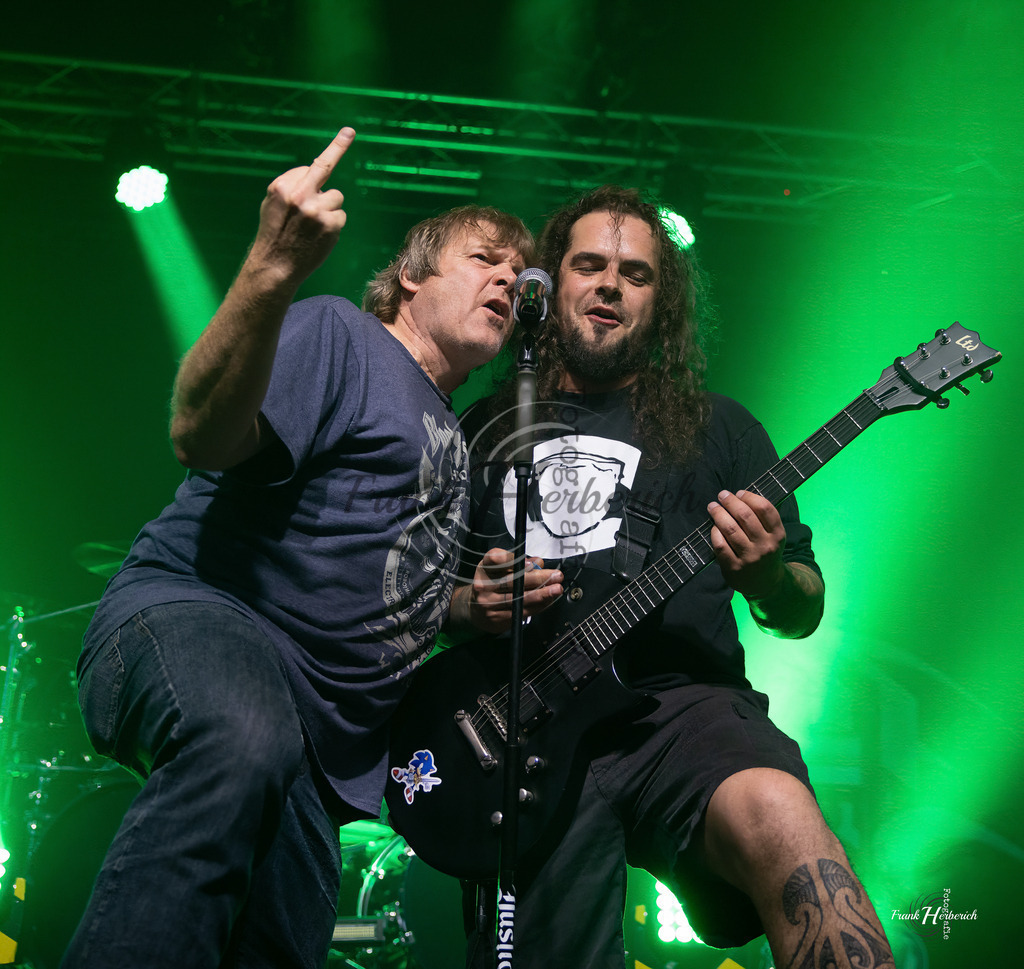 Justice Geiselwind 31.10.2025 | Frank Herberich Fotografie, Frank Herberich, Fotografie, Hochzeit, Portrait, St. Peter Ording, Ording, Westerhever, Nordsee, Frank Fotografie, Hardheim,  Odenwald,Walldürn, Band,Eventfotografie - Realisiert mit Pictrs.com