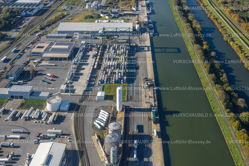 Hamm241015405 | Luftbild, Hammer Hafen am Datteln-Hamm-Kanal, Firma Lanfer Logistik, Maxi Terminal, Hafenstraße, Verladung von Flüssigkeits Containern, Hamm, Ruhrgebiet, Nordrhein-Westfalen, Deutschland
