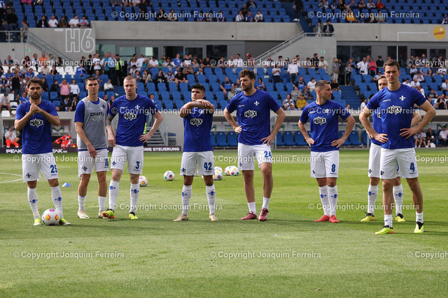 2400414_svdvsscf_0731 Kopie | Darmstadt, 14.04.2024 xjfx 1.Bundesliga SV Darmstadt 98 - SC Freiburg v.l., Gerrit Holtmann (SV Darmstadt 98), Mathias Honsak (SV Darmstadt 98), Thomas Isherwood (SV Darmstadt 98), Fabio Torsiello (SV Darmstadt 98), Luca Pfeiffer (SV Darmstadt 98), Fabian Schnellhardt (SV Darmstadt 98), Christoph Zimmermann (SV Darmstadt 98), warm-up, 





(DFL/DFB REGULATIONS PROHIBIT ANY USE OF PHOTOGRAPHS as IMAGE SEQUENCES and/or QUASI-VIDEO) - Realisiert mit Pictrs.com