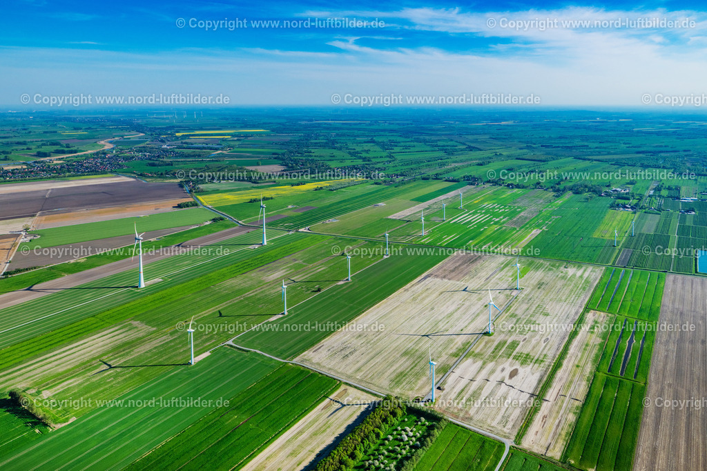 Hamelwörden_Windpark_ELS_7052010524 | OEDERQUART 01.05.2024 Landwirtschaftliche Nutzflächen und Feldflächen mit Windenergieanlagen " Hammelwörden " in Oederquart im Bundesland Niedersachsen, Deutschland. // Agricultural land and fields with wind turbines " Hammelwoerden " in Oederquart in the state Lower Saxony, Germany. Foto: Martin Elsen