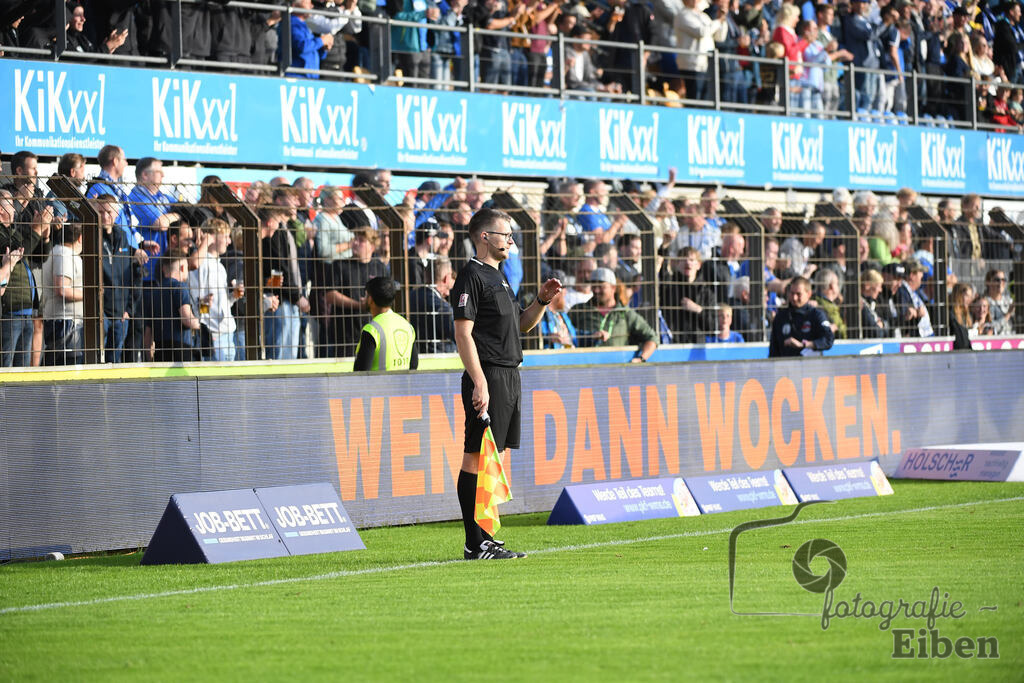 SV Meppen-VfB Lübeck | Herren Regionalliga Nord; SV Meppen (blau)-VfB Lübeck (weiß) am 01.08.2025 in Meppen (Hänsch-Arena), Photo: Philip Eiben 2025 - Realisiert mit Pictrs.com