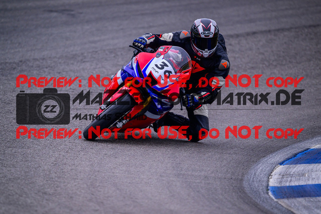 MaZZes_Fotomatrix_20250421_6007705_7635 | WEISS