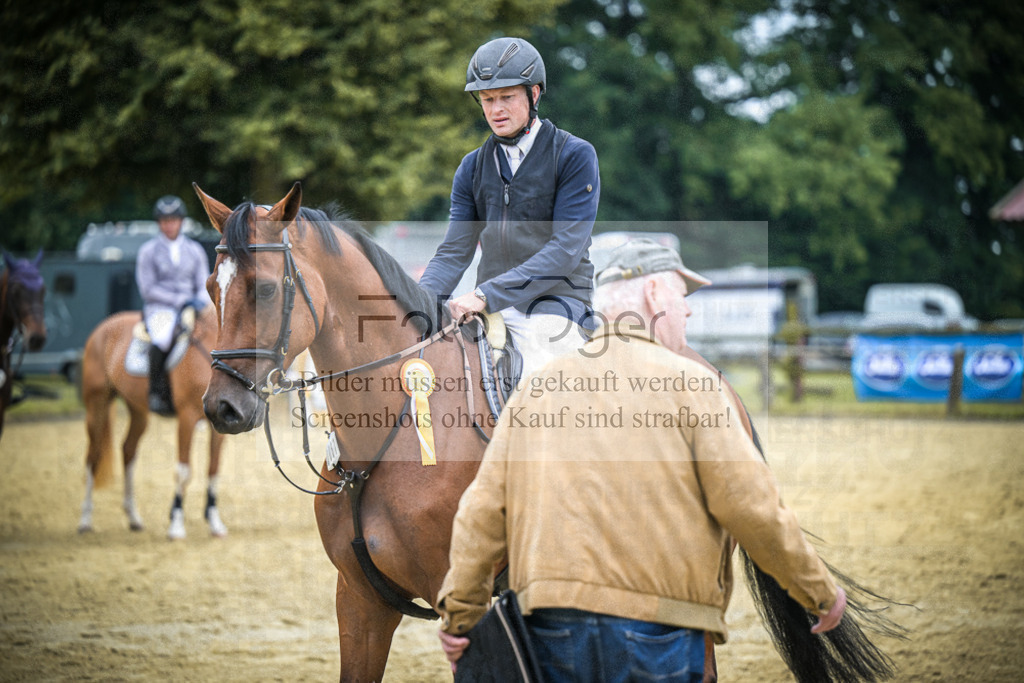 DOS_4197 | Entdecke hochwertige Reitturnierfotos von Foto Oger. Professionell, emotional und authentisch – jetzt Lieblingsmomente im Shop bestellen.Deutschlandweite Turnierfotografie. - Realisiert mit Pictrs.com
