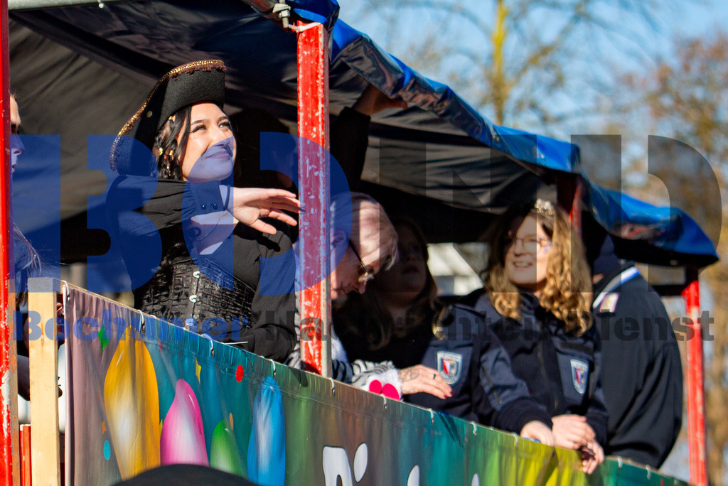 JEM_WATKAR20250302-71 | bond - Realisiert mit Pictrs.com