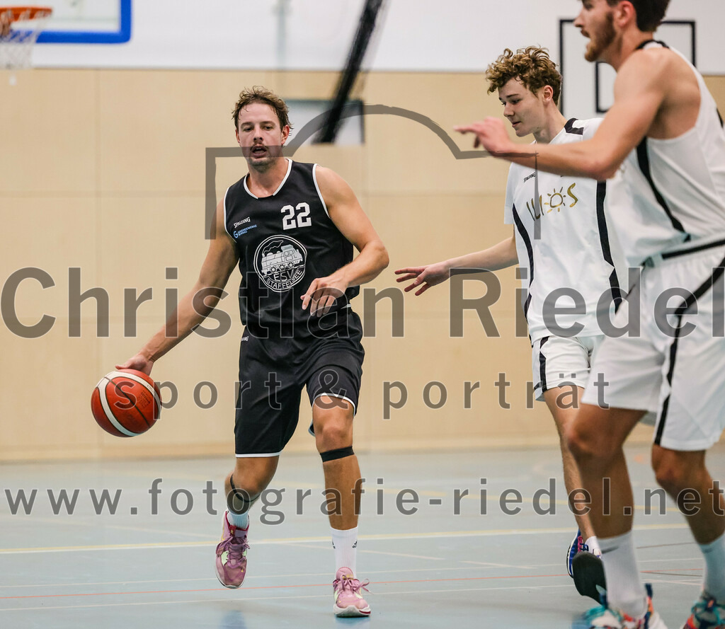 2023-10-08_042_TSV_Vaterstetten_gegen_ESV_Staffelsee | Vaterstetten, Deutschland, 08.10.2023:
Basketball, Bayernliga Herren Süd 2023 / 2024, 3. Spieltag, TSV Vaterstetten gegen ESV Staffelsee, Endergebnis: 62:90

Foto: Christian Riedel / fotografie-riedel.net