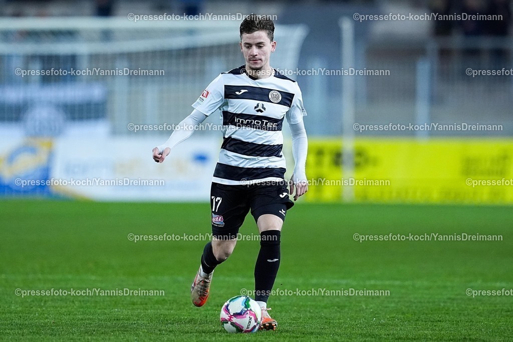 xYDRx06112501057 | 06.11.2025, xydrx, Fußball, Oberliga Westfalen, SG Wattenscheid 09 - FC Eintracht Rheine, Saison 2025 2026, Lohrheidestadion: Eduard Renke (SG Wattenscheid 09 #17)