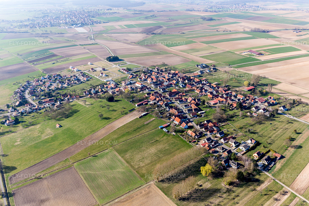 Aerial view: View of the town in Betschdorf in the state Bas-Rhin, France.Photo: IMG_097454.jpg taken on 03/16/2017 by Werner Riehm/FLY-FOTO.comResolution of the original: 5105 x 3403 px
