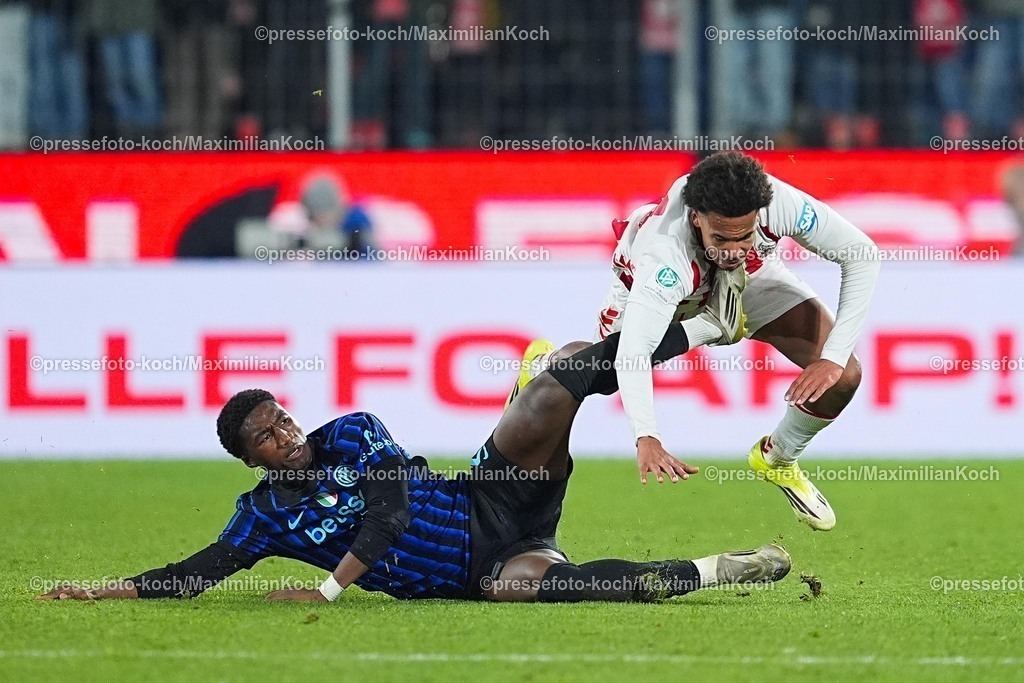 xYDRx04022601045 | 04.02.2026, xydrx, Fußball, Sechzehntelfinale UEFA Youth League, 1.FC Köln - FC Internazionale Milano, Saison 2025 2026, RheinEnergie-STADION : Lamine Ballo (FC Internazionale Milano #2) im Zweikampf gegen Youssoupha Niang (1.FC Köln #11)   regulations prohibit any use of photographs as image sequences and or quasi-video. Photo: xYannisxDreimannxPressefotoKochx
