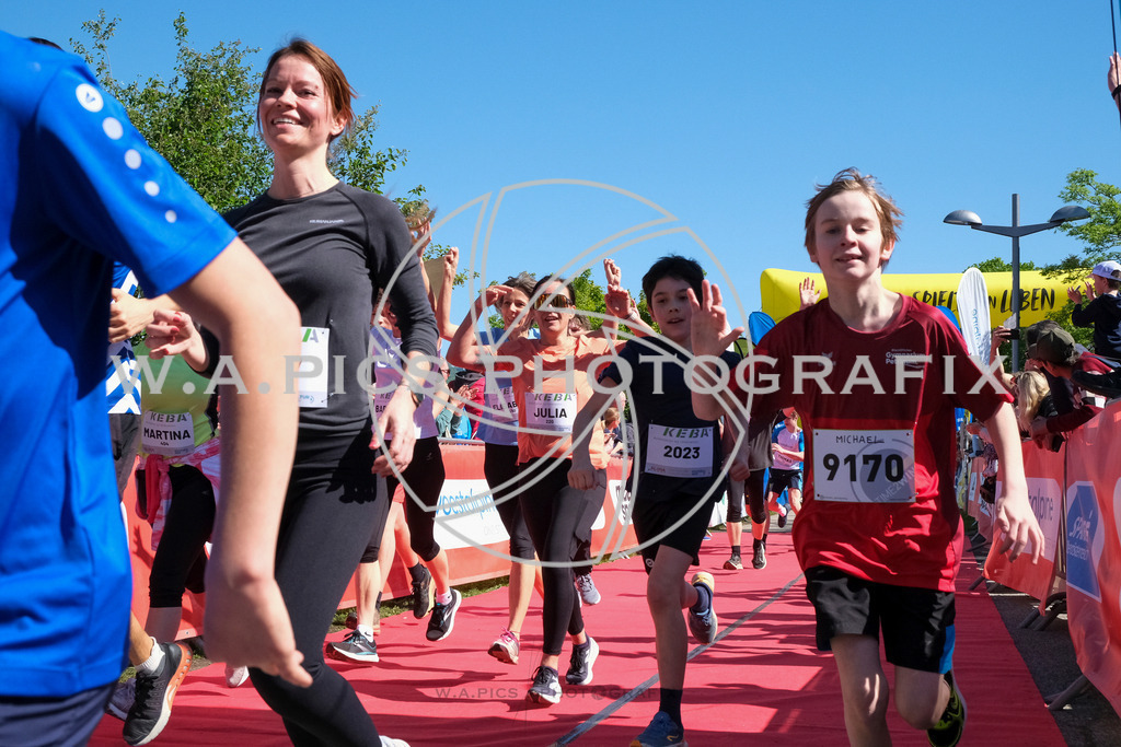 ..... | LINZ,AUSTRIA,27.April 24, Int. 3 Brückenlauf Linz  , Image shows: Photo: WAPICS / Michael ring