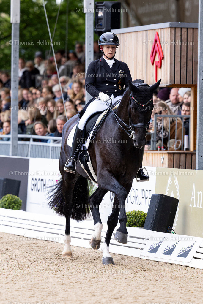 TH_405-WERTH Isabell (GER)_ Wendy de Fontaine_37733 | Deutsches Spring- und Dressur-Derby 2026 am 16.05.26 in Hamburg, 405WERTH Isabell (GER), Wendy de Fontaine