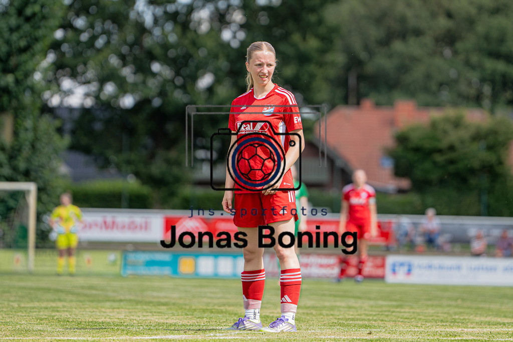 Fußball I Damen I Saison 2026-2027 I Testspiel  I TuS Lutten - SG TiMoNo  I 15241 | jns.sportfotos - Realisiert mit Pictrs.com