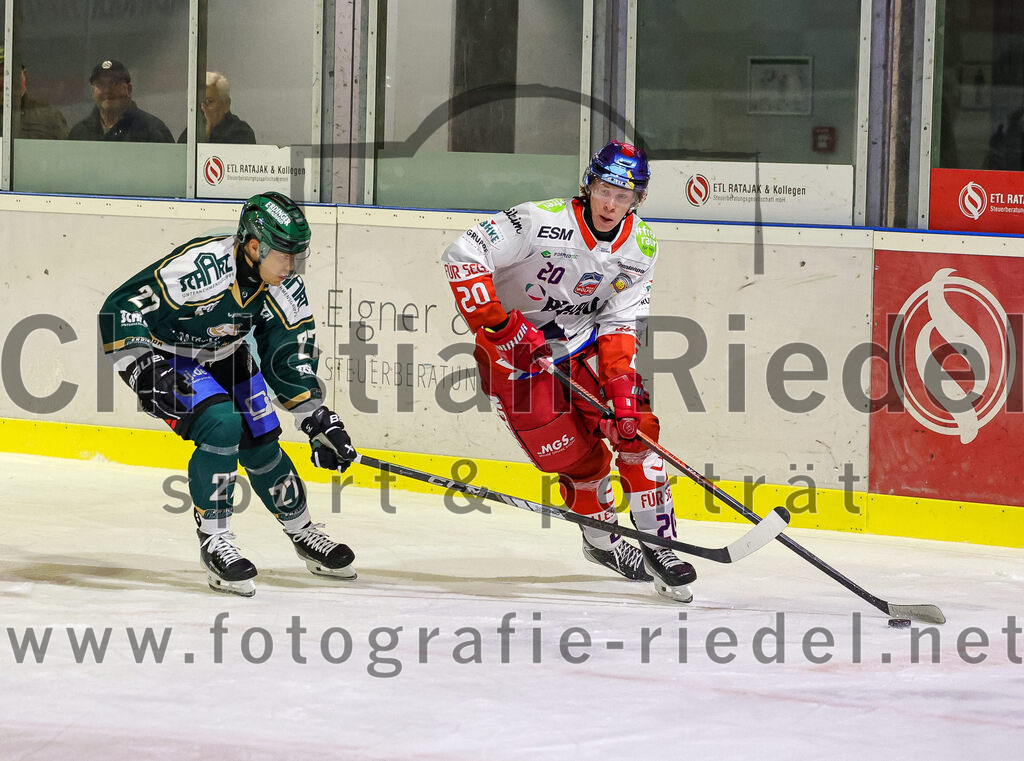 2025-11-16_089_TSV_Erding_gegen_Selber_Woelfe | Erding, Deutschland, 16.11.2025:Eishockey, Oberliga Süd 2025 / 2026, 17. Spieltag, TSV Erding gegen Selber Wölfe, Endergebnis: 3:1Mark Waldhausen (Erding Gladiators, #27), Kende Kassay-Kezi (Selber Wölfe, #20)Foto: Christian Riedel / fotografie-riedel.net