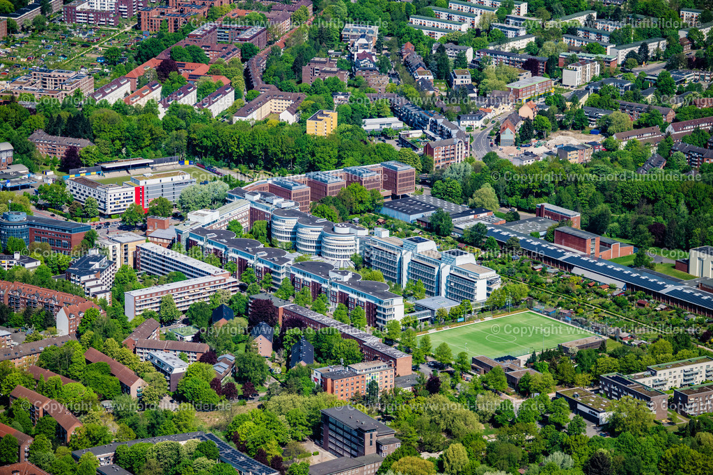 Hamburg_Bramfeld_Bramfelderstrasse_140_Techniker_Krankenkasse_ELS_2845010525 | HAMBURG 01.05.2025 Büro- und Verwaltungsgebäude des Versicherungs- Unternehmens Techniker Krankenkasse (TK) an der Bramfelder Straße im Ortsteil Barmbek in Hamburg, Deutschland. Weiterführende Informationen bei: TK Techniker Krankenkasse. // Office and administration buildings of the insurance company Techniker Krankenkasse (TK) on Bramfelder Strasse in the district Barmbek in Hamburg, Germany. Further information at: TK Techniker Krankenkasse. Foto: Martin Elsen