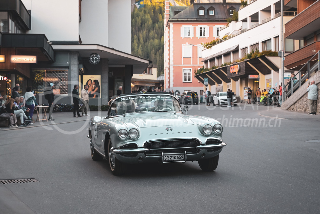 21. Arosa ClassicCar 2025 - 4. September 2025 | Hansruedi Meier aus Arosa/Bäch (SUI) in einem Chevrolet Corvette C1 aus dem Jahre 1962 mit Startnummer 117 am Arosa ClassicCar 2025 in der Kategorie Alpine Performance..@arosaclassiccar, @arosa.official, #arosaclassiccar, #arosa, #76curves, #classiccar, Bild: Sportfotografie Markus Aeschimann | www.markus-aeschimann.ch - Realisiert mit Pictrs.com