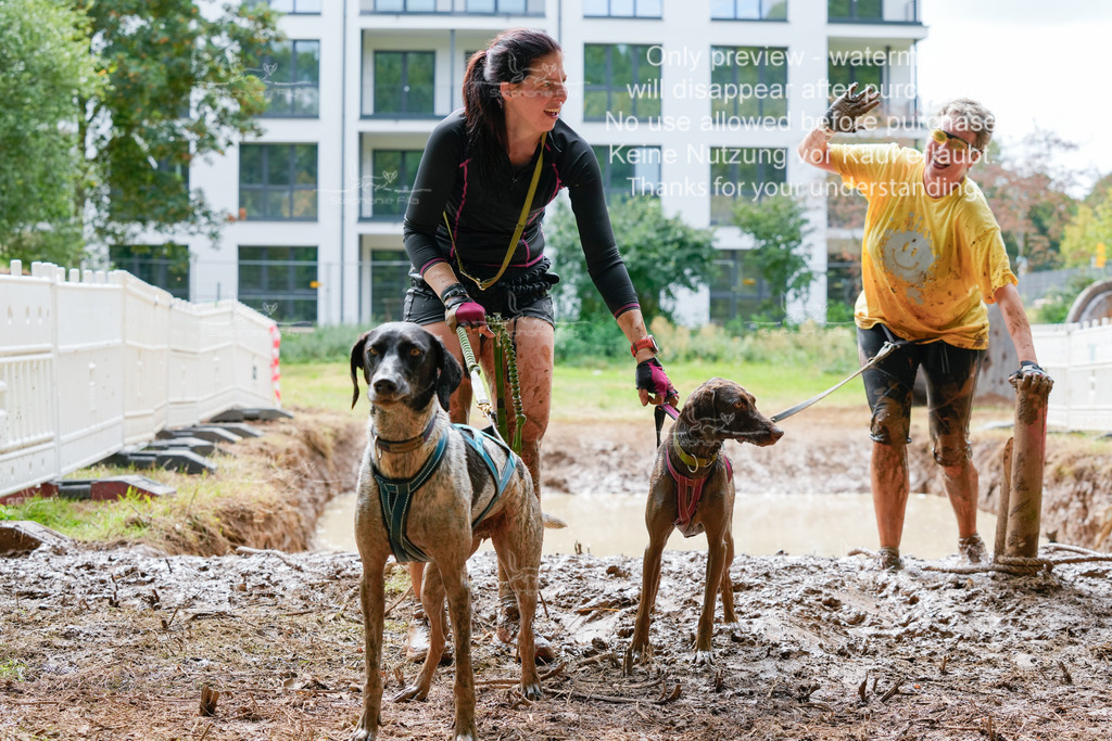 Schlamm_mit_Hund (460 von 460) | stephaniefillaphotographie - Realisiert mit Pictrs.com