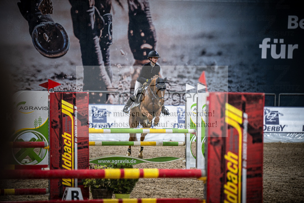 DOS_1057 | Entdecke hochwertige Reitturnierfotos von Foto Oger. Professionell, emotional und authentisch – jetzt Lieblingsmomente im Shop bestellen.Deutschlandweite Turnierfotografie. - Realisiert mit Pictrs.com