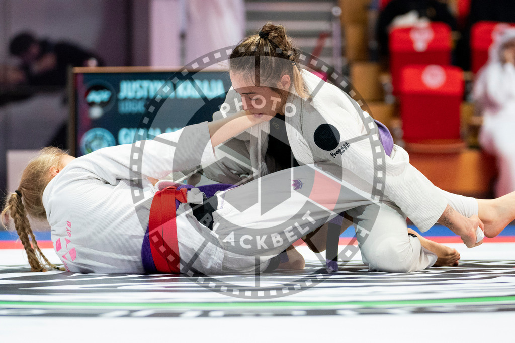 20231109PBB6402 | Fighters compete during the AJP World Professional Championship in the Mubadala Arena in Abu Dhabi, Arab United Emirates, on November 9, 2023.
